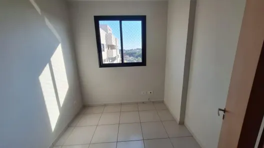 Apartamento com 3 Quartos para alugar, 65m² no Vila Brasil, Londrina
