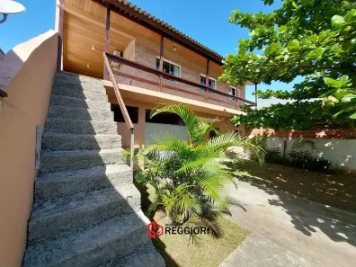 Casa com 5 Quartos à venda, 240m² no Rio Pequeno, Camboriú