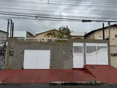 Casa com 3 Quartos à venda, 300m² no Jabotiana, Aracaju