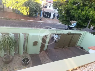 Sobrado com 4 Quartos para alugar, 320m² no Plano Diretor Sul, Palmas
