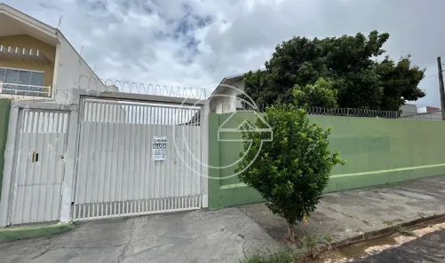 Casa com 10 Quartos para alugar, 742m² no Centro, Marília
