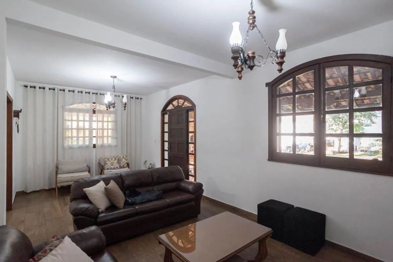 Casa com 3 quartos — Ouro Preto, Belo Horizonte