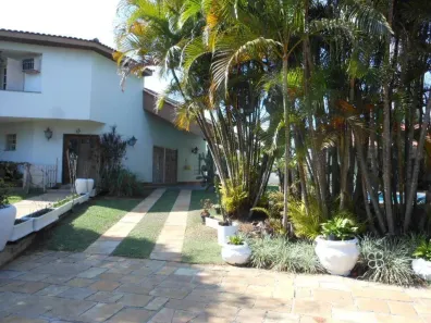 Casa com 3 Quartos para alugar, 360m² no Jardim Lambreta, Cotia