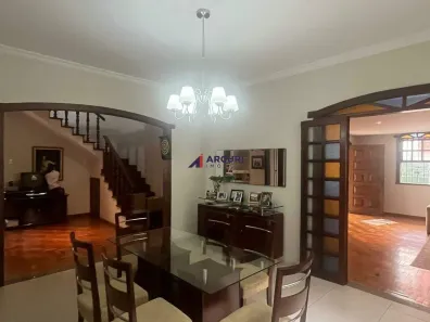 Casa com 5 Quartos à venda, 288m² no Vila Paris, Belo Horizonte