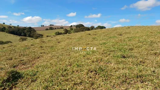 Fazenda/Sítio com 3 Quartos à venda, 115m² no São Carlos, Pouso Alegre