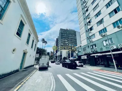 Apartamento com 2 Quartos à venda, 58m² no Centro, Florianópolis