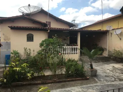 Casa com 3 Quartos à venda, 160m² no Arvoredo, Contagem