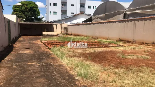 Lote/Terreno à venda, 380m² no Umuarama, Uberlândia