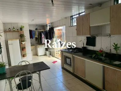 Imóvel Comercial com 4 Quartos à venda, 115m² no Luizote de Freitas, Uberlândia