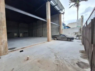 Galpão/Depósito/Armazém para alugar, 320m² no Centro, Cabo Frio