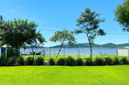 Casa de Condomínio com 3 Quartos à venda, 175m² no Lagoa da Conceição, Florianópolis