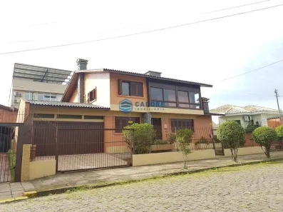 Casa com 3 Quartos à venda, 370m² no Cinqüentenário, Caxias do Sul