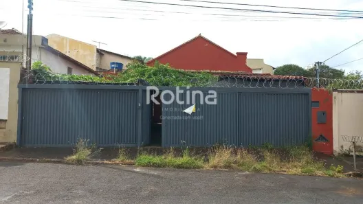 Casa com 3 Quartos para alugar, 209m² no Tabajaras, Uberlândia