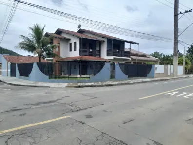 Sobrado com 3 Quartos à venda, 241m² no Barra do Rio Cerro, Jaraguá do Sul