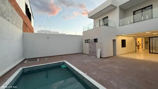 Casa com 4 Quartos para alugar, 220m² no , Guanambi