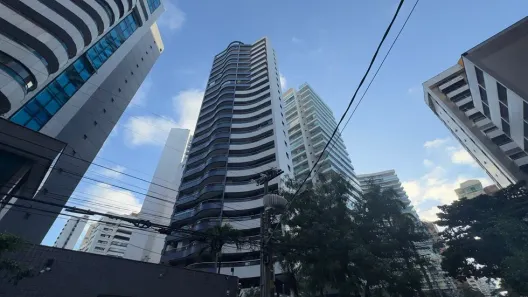 Apartamento com 2 Quartos para alugar, 76m² no Meireles, Fortaleza