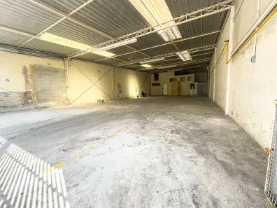 Prédio Comercial para alugar, 250m² no Bosque dos Eucaliptos, São José dos Campos