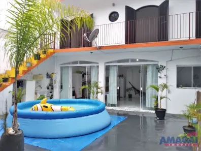 Sobrado com 4 Quartos à venda, 218m² no Centro, Guararema