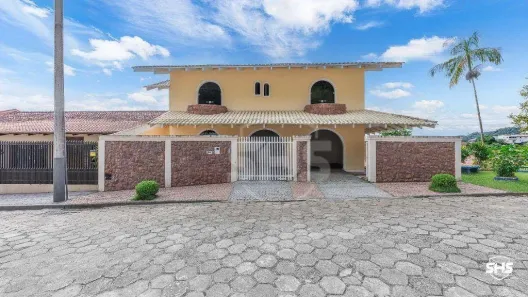 Casa com 4 Quartos para alugar, 199m² no Garcia, Blumenau
