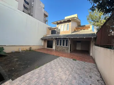 Casa com 3 Quartos para alugar, 336m² no Centro, Chapecó