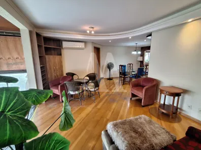 Apartamento com 2 Quartos para alugar, 100m² no Centro, Florianópolis