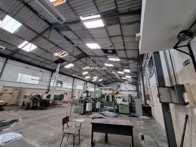 Galpão/Depósito/Armazém para venda ou aluguel, 1800m² no Socorro, São Paulo