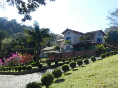 Fazenda/Sítio com 7 Quartos à venda, 447m² no , Caldas