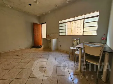 Apartamento com 3 Quartos para alugar, 78m² no São Jorge, Uberlândia