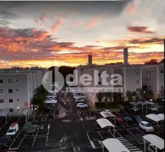 Apartamento com 2 Quartos à venda, 48m² no Chácaras Tubalina e Quartel, Uberlândia