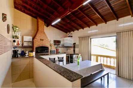 Casa com 5 Quartos à venda, 280m² no Vila Lavínia, Mogi das Cruzes