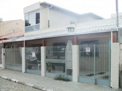 Casa com 3 Quartos para alugar, 59m² no Centro, Balneário Camboriú