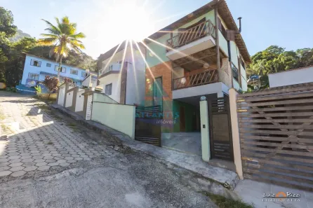 Casa com 3 Quartos à venda, 206m² no Enseada, Ubatuba