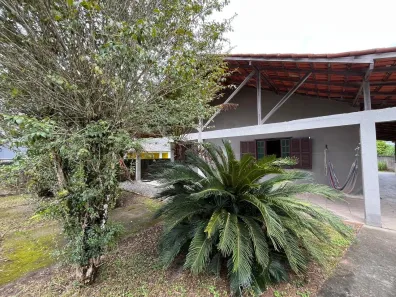 Casa com 4 Quartos para alugar, 140m² no Barra do Saí, Itapoá