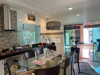 Casa com 3 Quartos à venda, 260m² no Jardim Arco Verde, Anápolis
