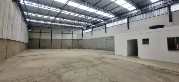 Galpão/Depósito/Armazém para alugar, 500m² no Parque João Ramalho, Santo André