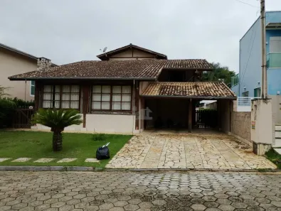Casa com 3 Quartos à venda, 600m² no Centro, Paraibuna