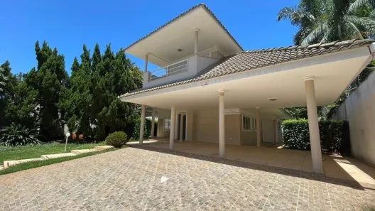 Casa com 3 Quartos para alugar, 300m² no Bela Suiça, Londrina