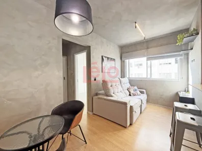 Apartamento com 2 Quartos para alugar, 46m² no Jardim Alvorada, Maringá