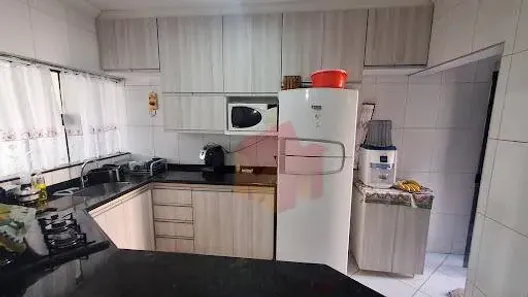 Sobrado com 3 Quartos à venda, 222m² no Parque Residencial Jaguari, Americana