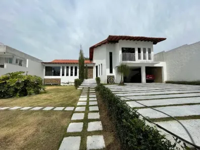 Casa com 5 Quartos à venda, 800m² no Vila Oliveira, Mogi das Cruzes