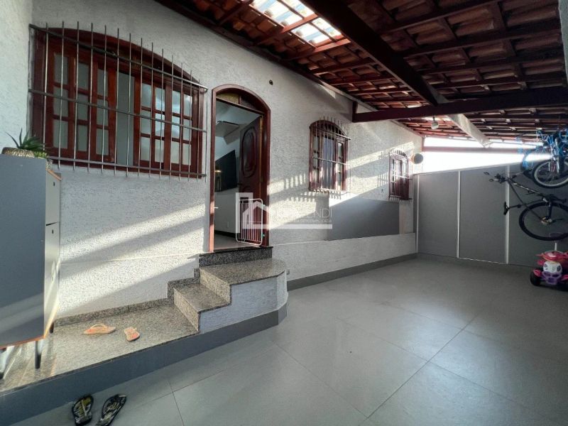 Casa com 3 quartos — Copacabana, Belo Horizonte