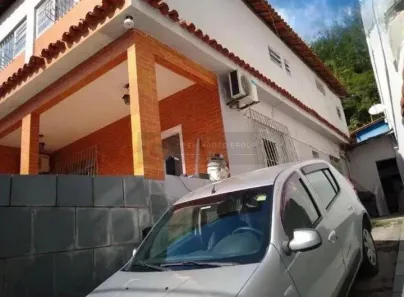 Casa com 4 Quartos à venda, 400m² no Santa Rosa, Niterói