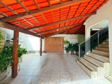 Casa com 5 Quartos à venda, 200m² no Jardim das Alterosas 1ª Seção, Betim