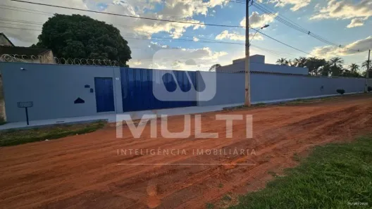Casa com 1 Quarto para alugar, 750m² no Morada dos Pássaros, Uberlândia