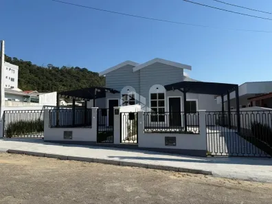 Casa com 3 Quartos à venda, 180m² no Fundos, Biguaçu