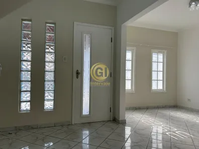 Sobrado com 4 Quartos para alugar, 200m² no Parque Brasil, Jacareí