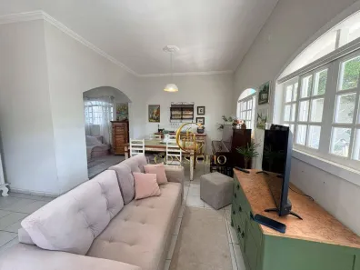 Sobrado com 4 Quartos à venda, 254m² no Jardim Santa Maria, Jacareí