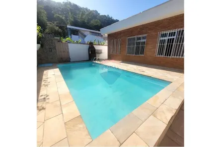 Casa com 4 Quartos à venda, 230m² no Tombo, Guarujá
