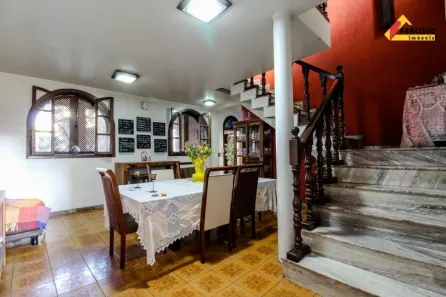 Casa com 6 Quartos à venda, 250m² no Vila Belo Horizonte, Divinópolis