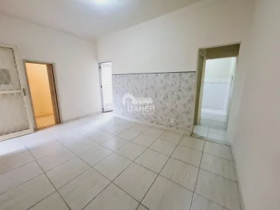 Casa com 1 Quarto para alugar, 35m² no Cascadura, Rio de Janeiro